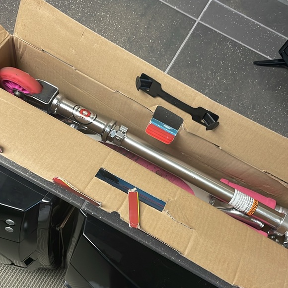 Razor Scooter - Picture 4 of 7